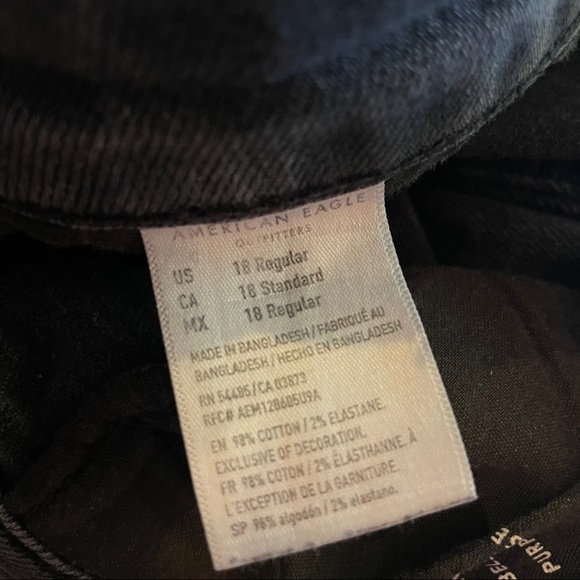 American Eagle Super High Waisted Black Wash Jeans - Picture 11 of 16
